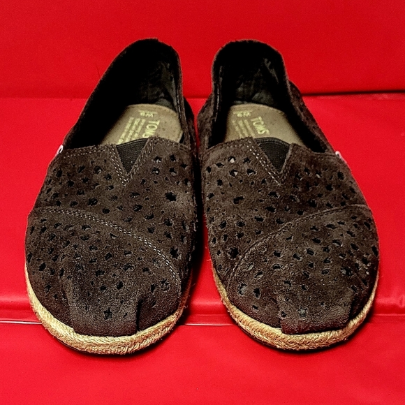 TOMS Classic Womens Brown Perforated Suede Leather Slip On Flats size 9 - Picture 4 of 10